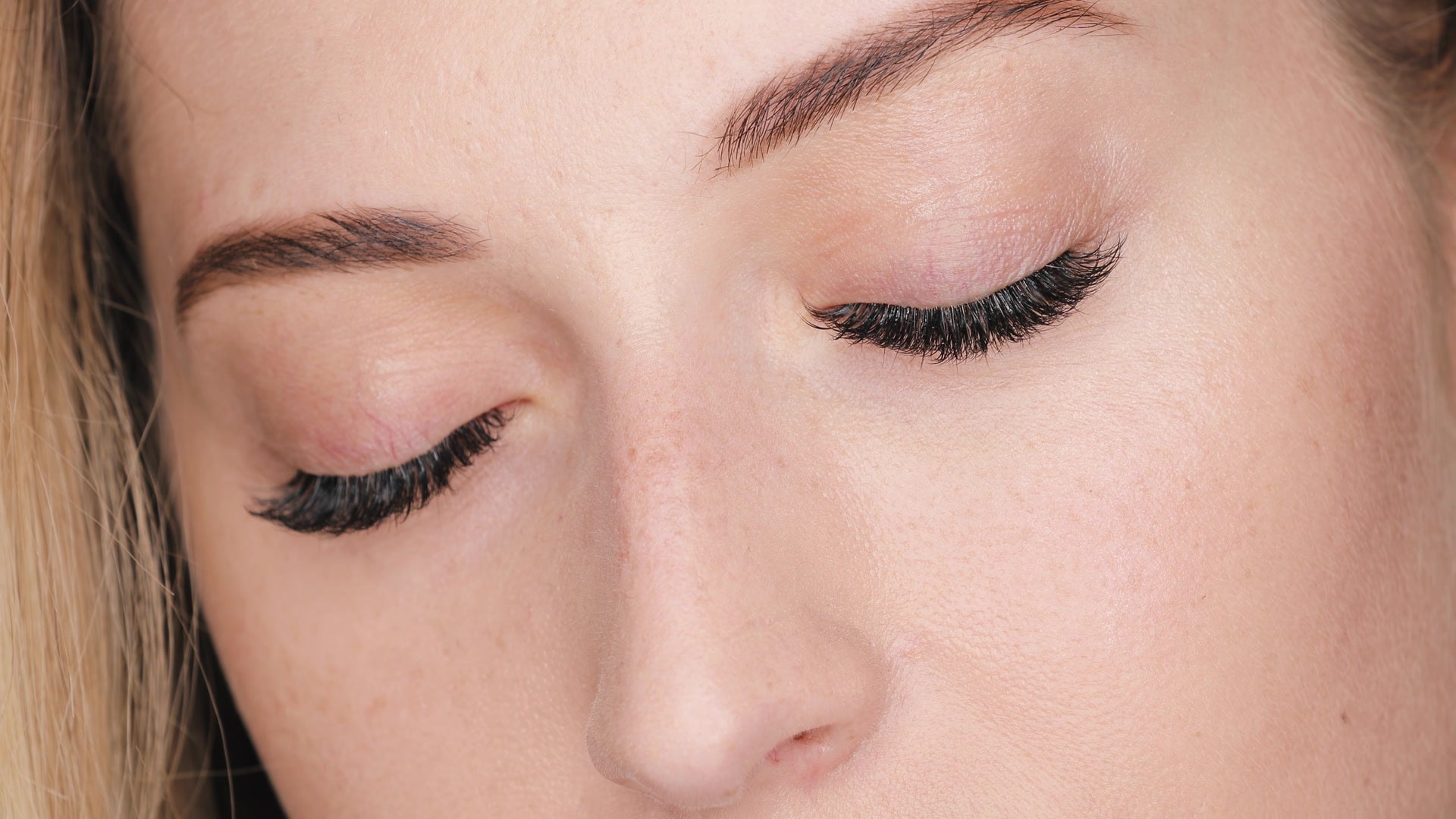 The POWERHOUSE — RevitalEyes® Patches